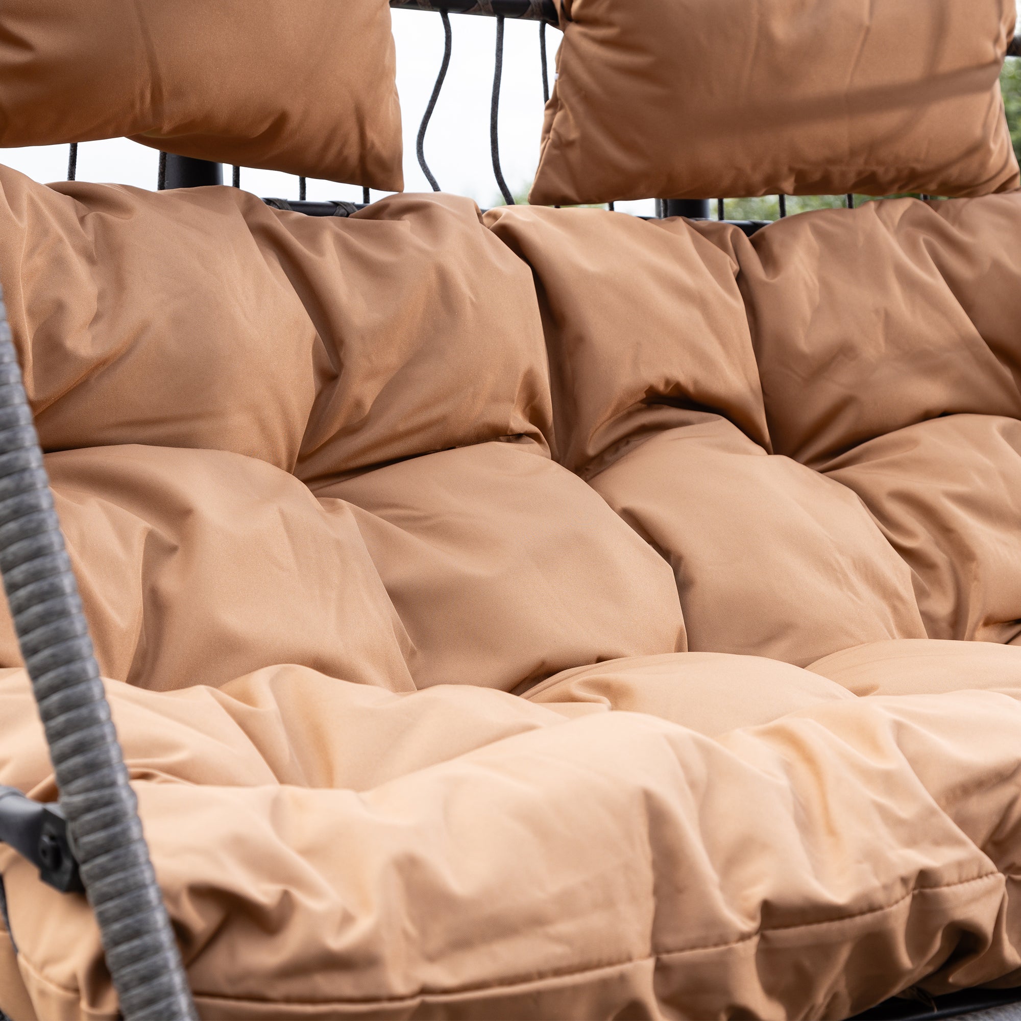 Ightham - Double Egg Chair in Brown on Grey