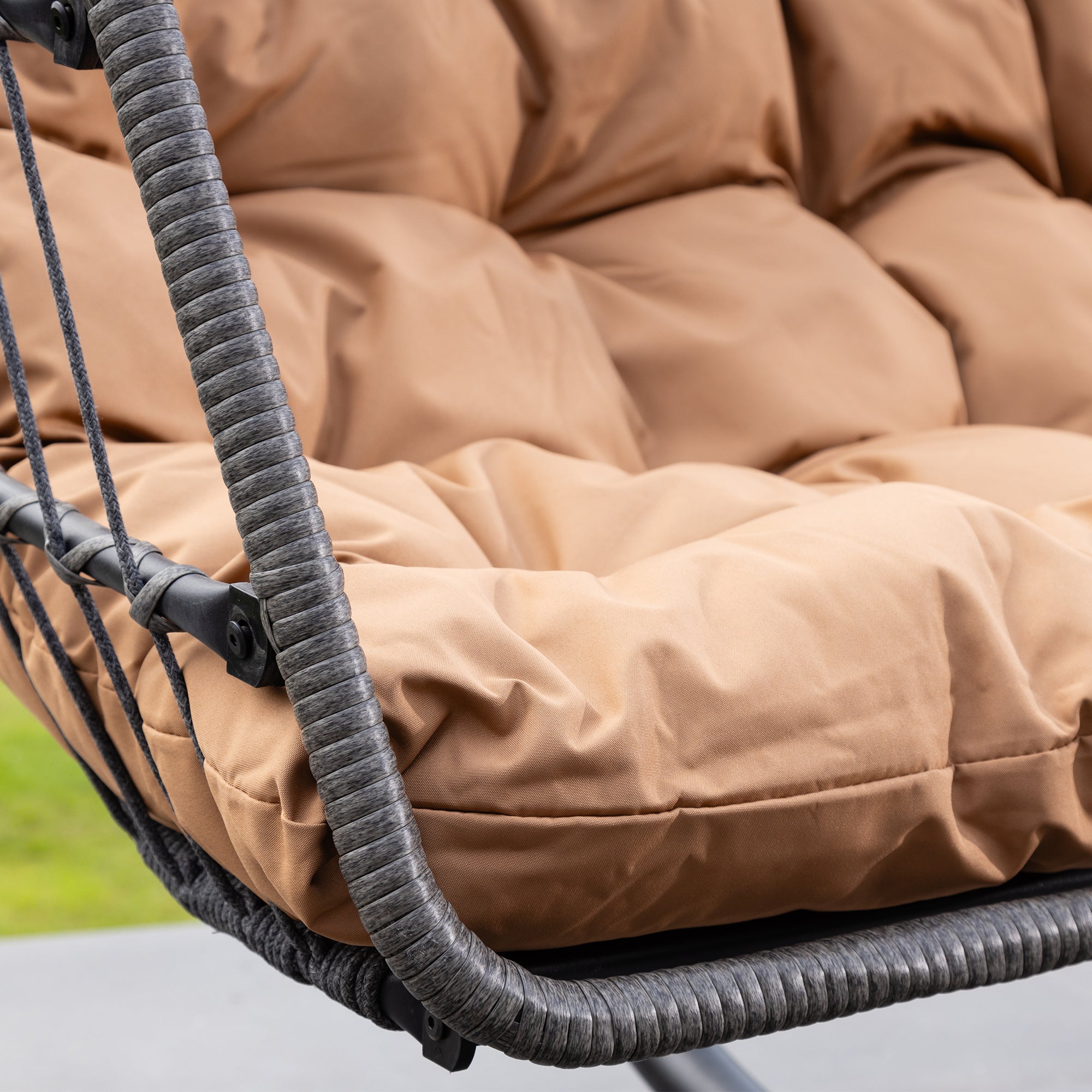 Ightham - Double Egg Chair in Brown on Grey