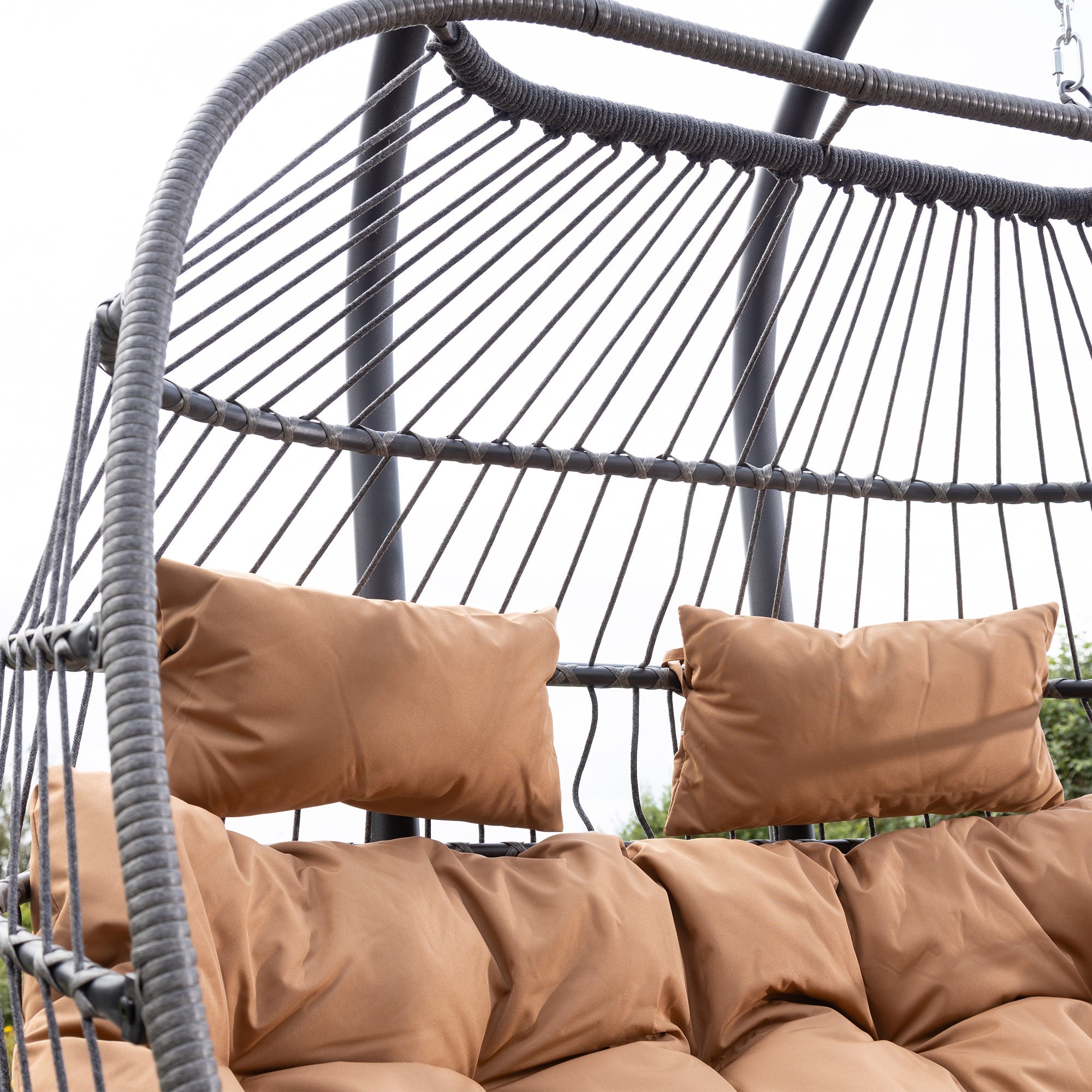 Ightham - Double Egg Chair in Brown on Grey