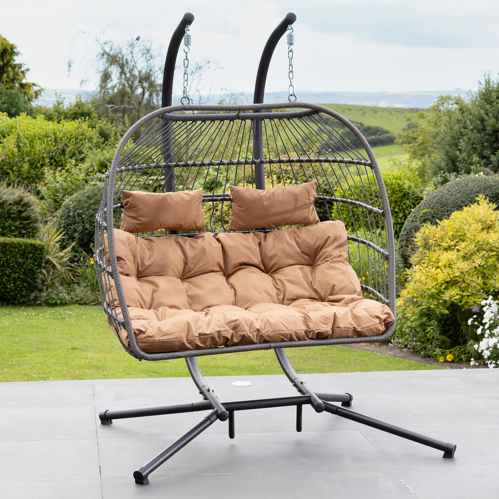 Ightham - Double Egg Chair in Brown on Grey