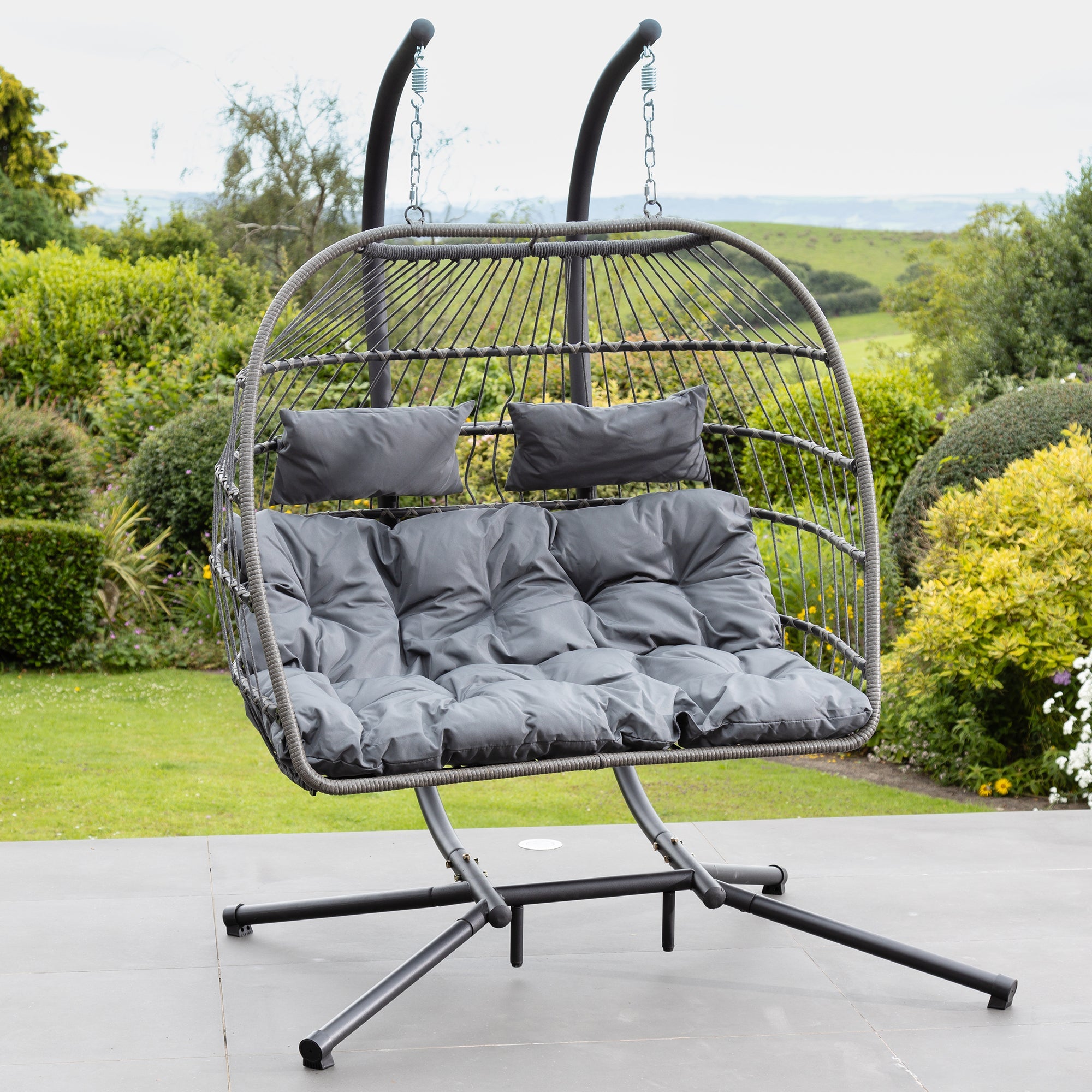 Ightham - Double Egg Chair in Dark Grey on Grey