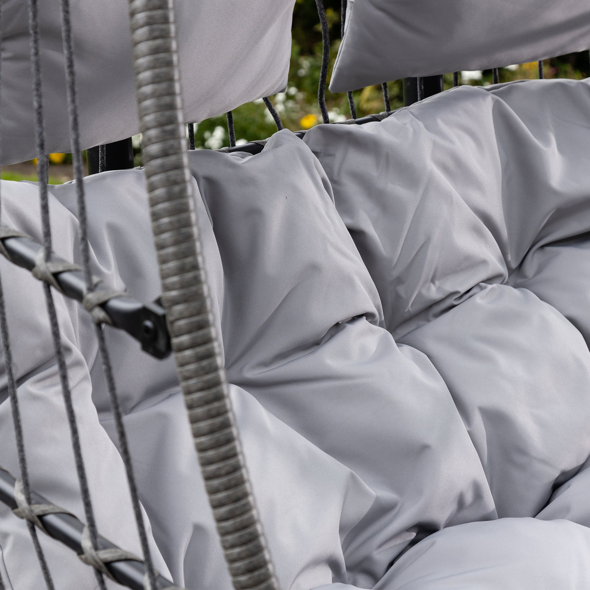 Ightham - Double Egg Chair in Light Grey on Grey