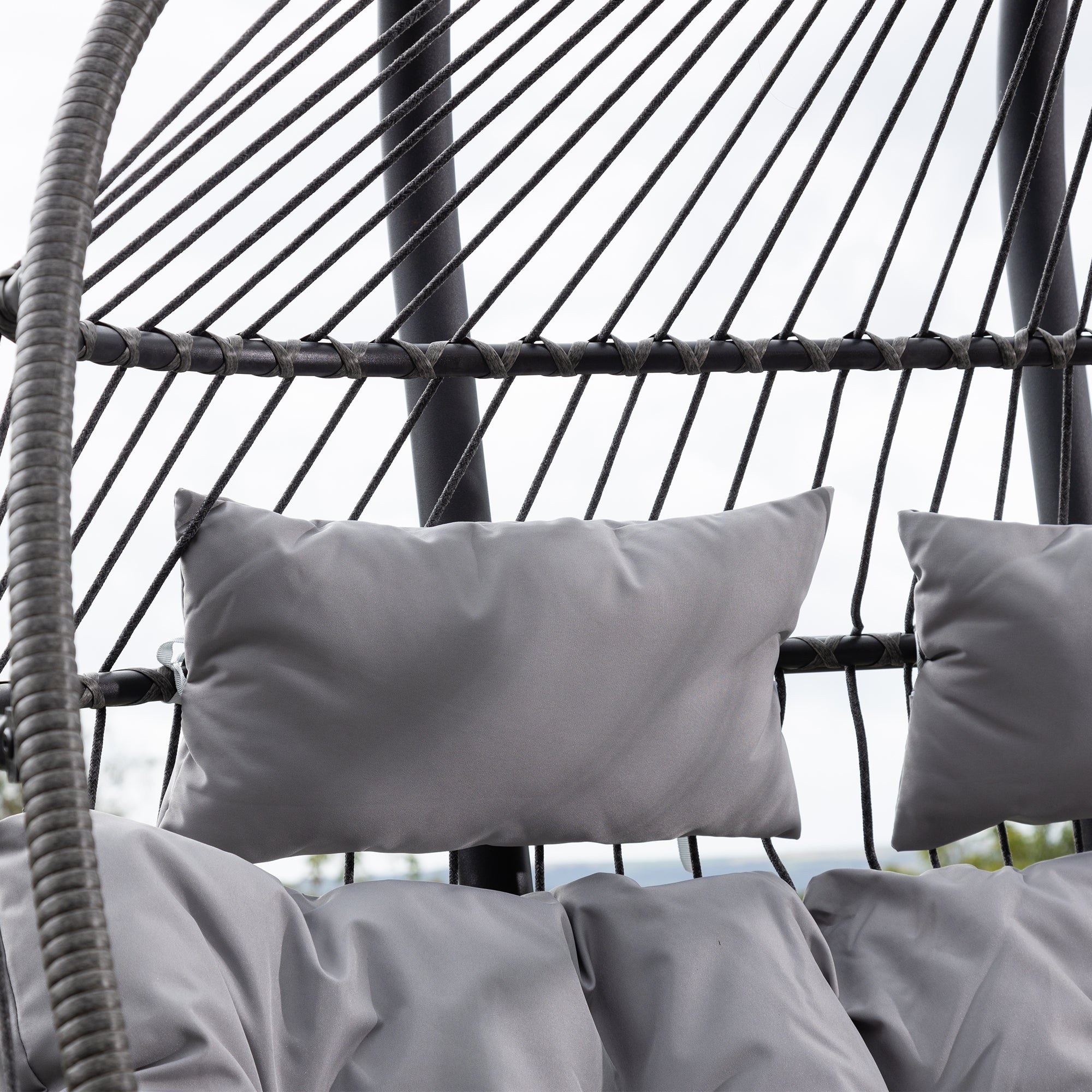 Ightham - Double Egg Chair in Light Grey on Grey