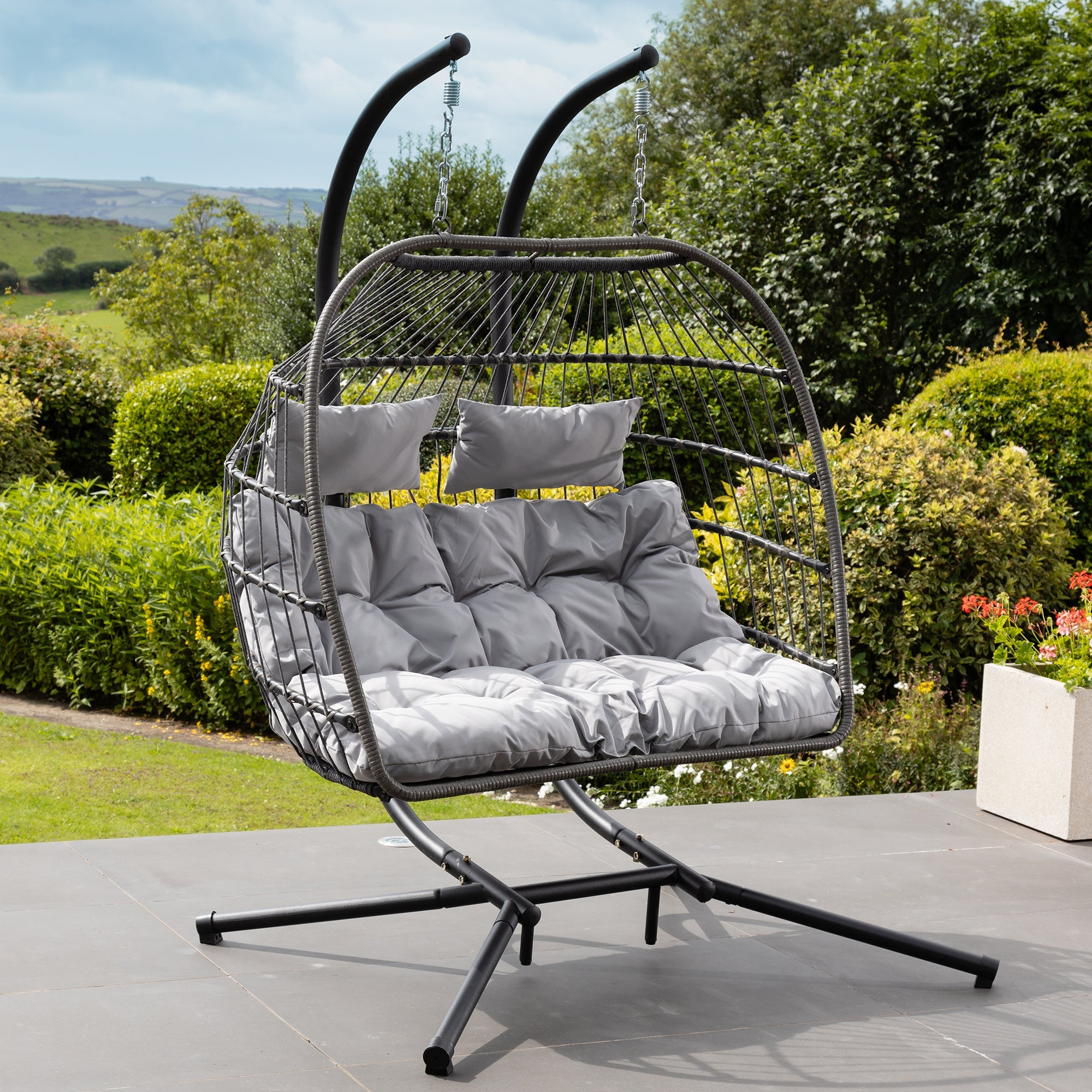 Ightham - Double Egg Chair in Light Grey on Grey
