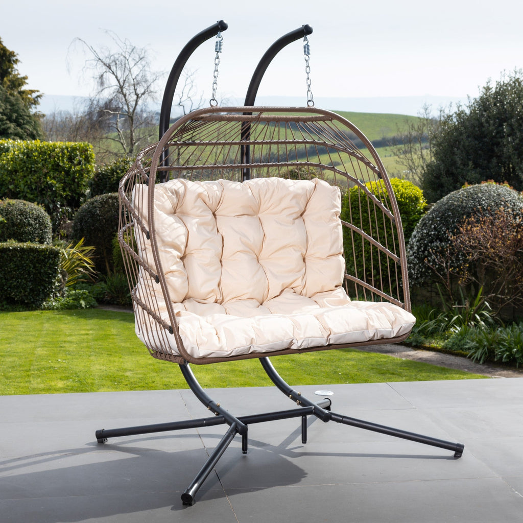Ightham - Double Egg Chair in Cream on Brown