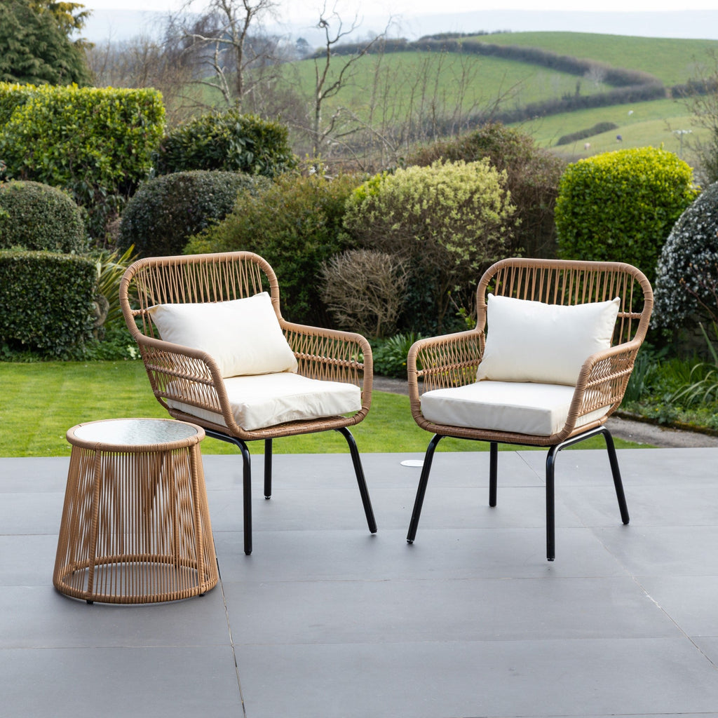 Stourhead - 3 Piece Patio Set in Cream on Natural