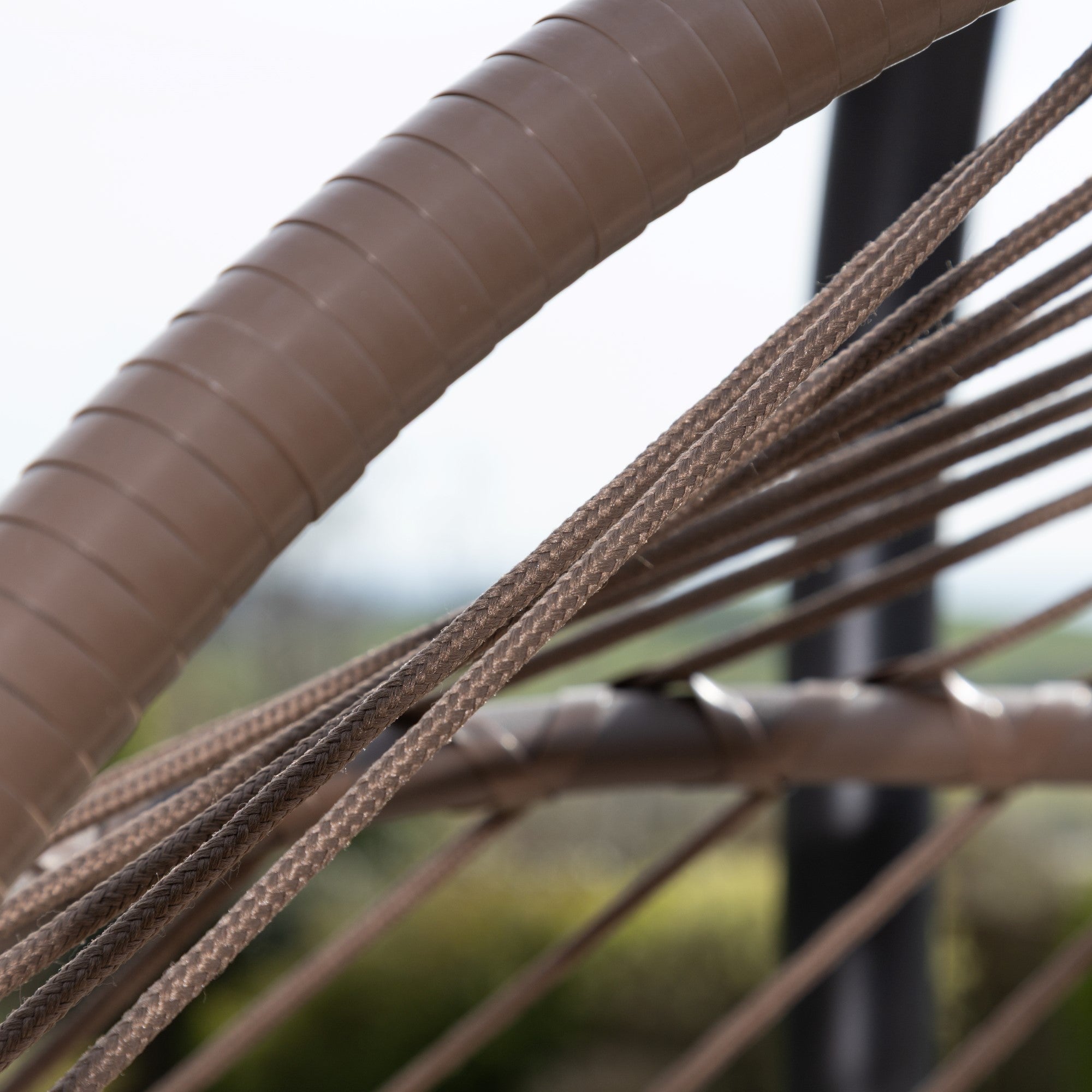 Ightham - Double Egg Chair in Cream on Brown