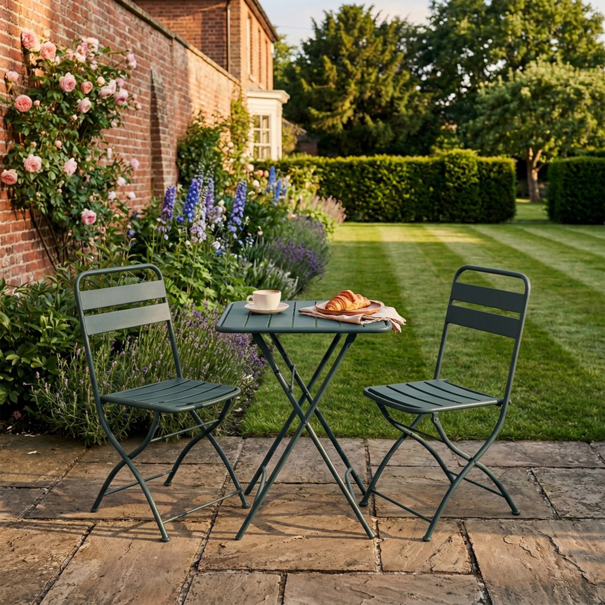 Hidcote - Folding Patio Set in Green