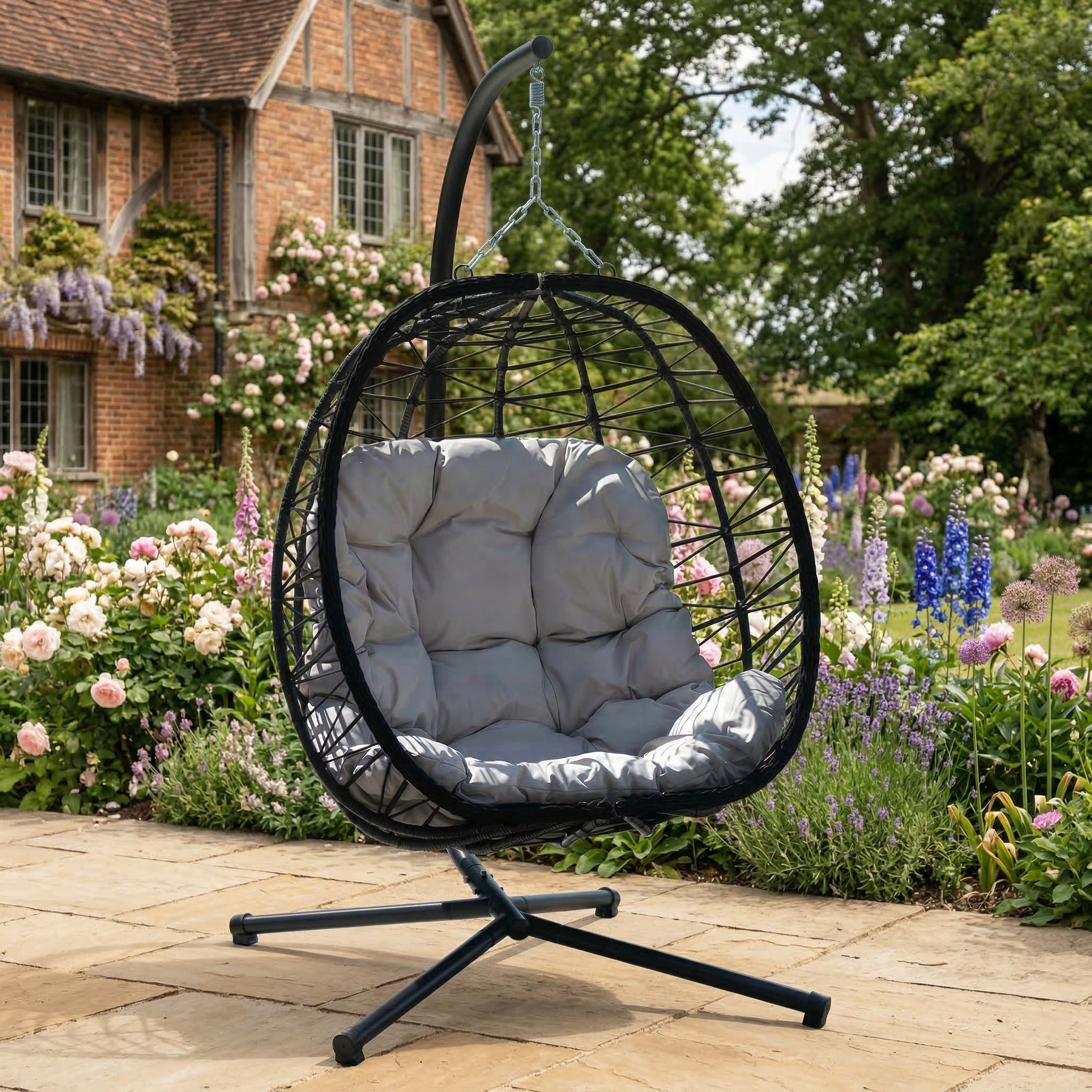 Calke - Single Egg Chair in Light Grey on Black