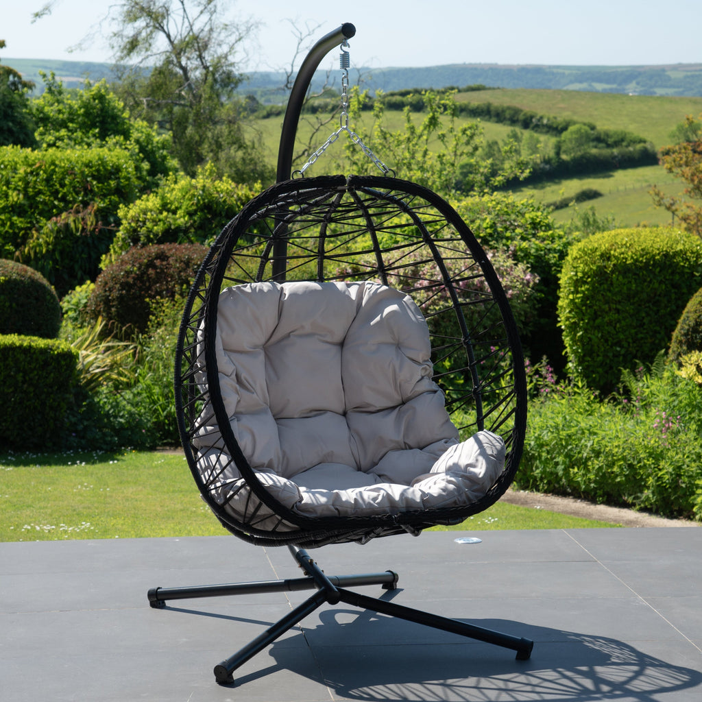 Calke - Single Egg Chair in Light Grey on Black