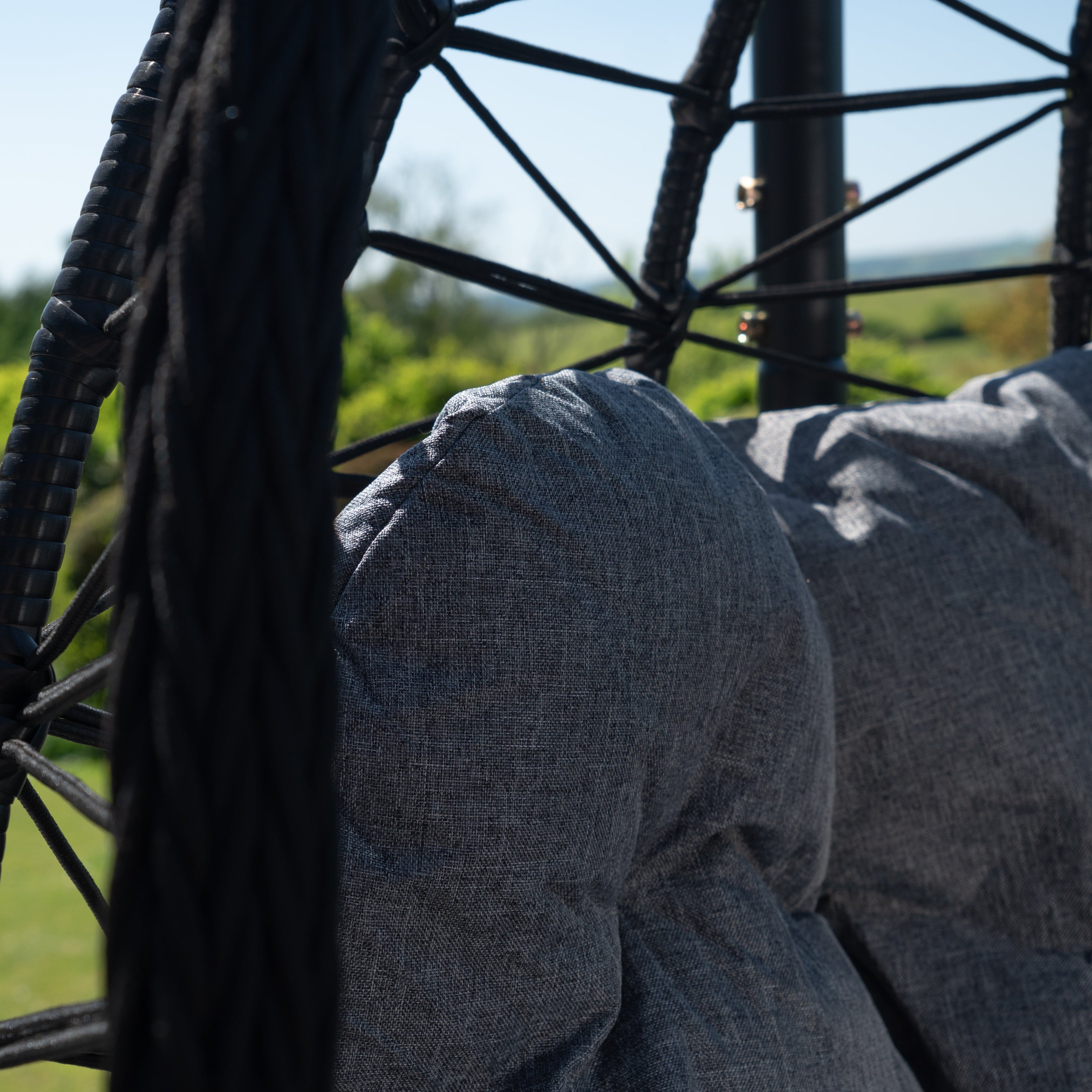 Calke - Single Egg Chair in Dark Grey on Black