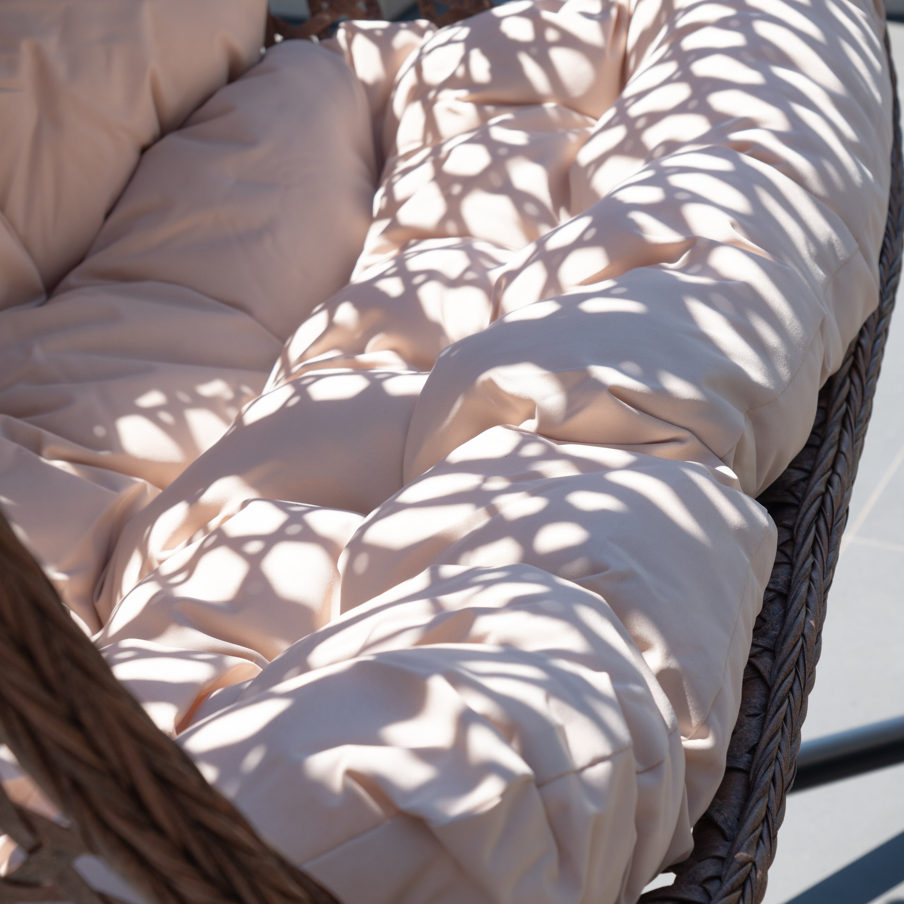 Petworth - Double Egg Chair in Cream on Brown