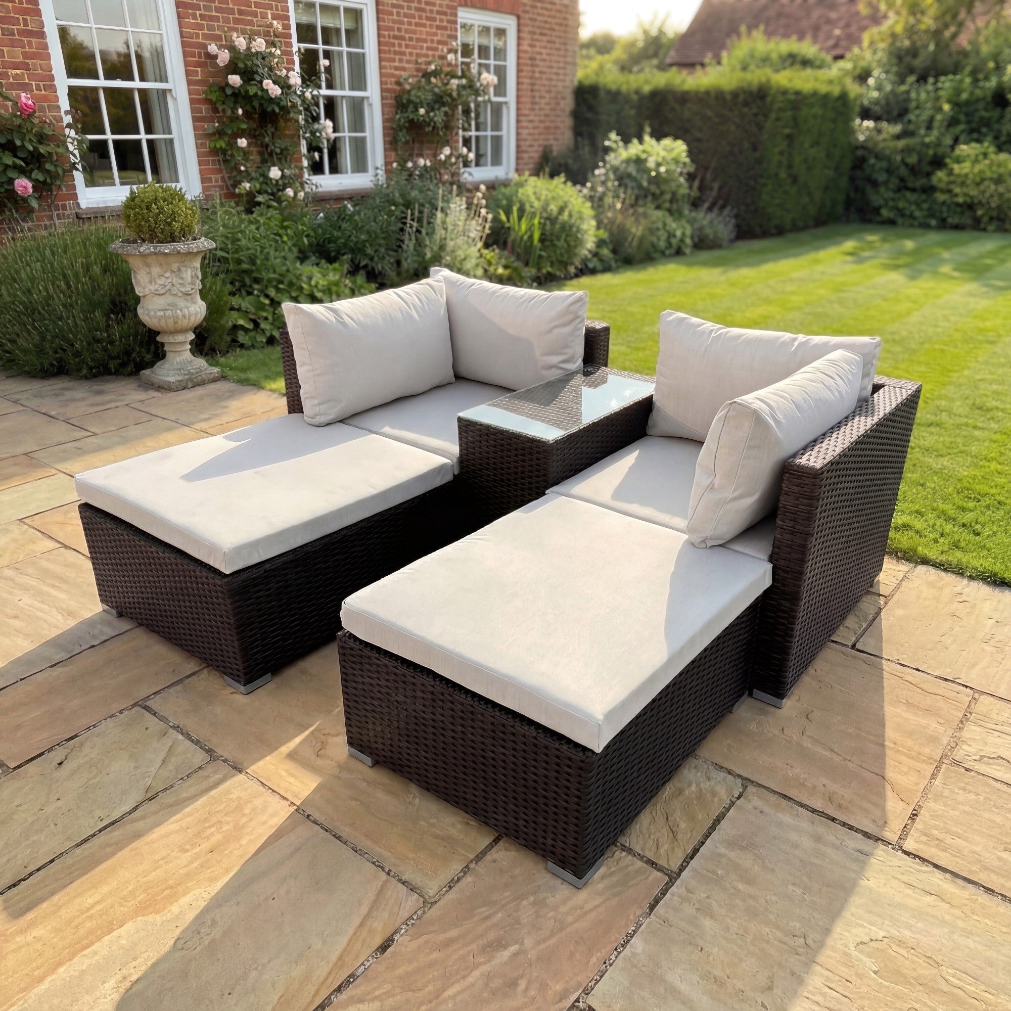 Cliveden - 5 Piece Seating & Table Set in Cream on Brown