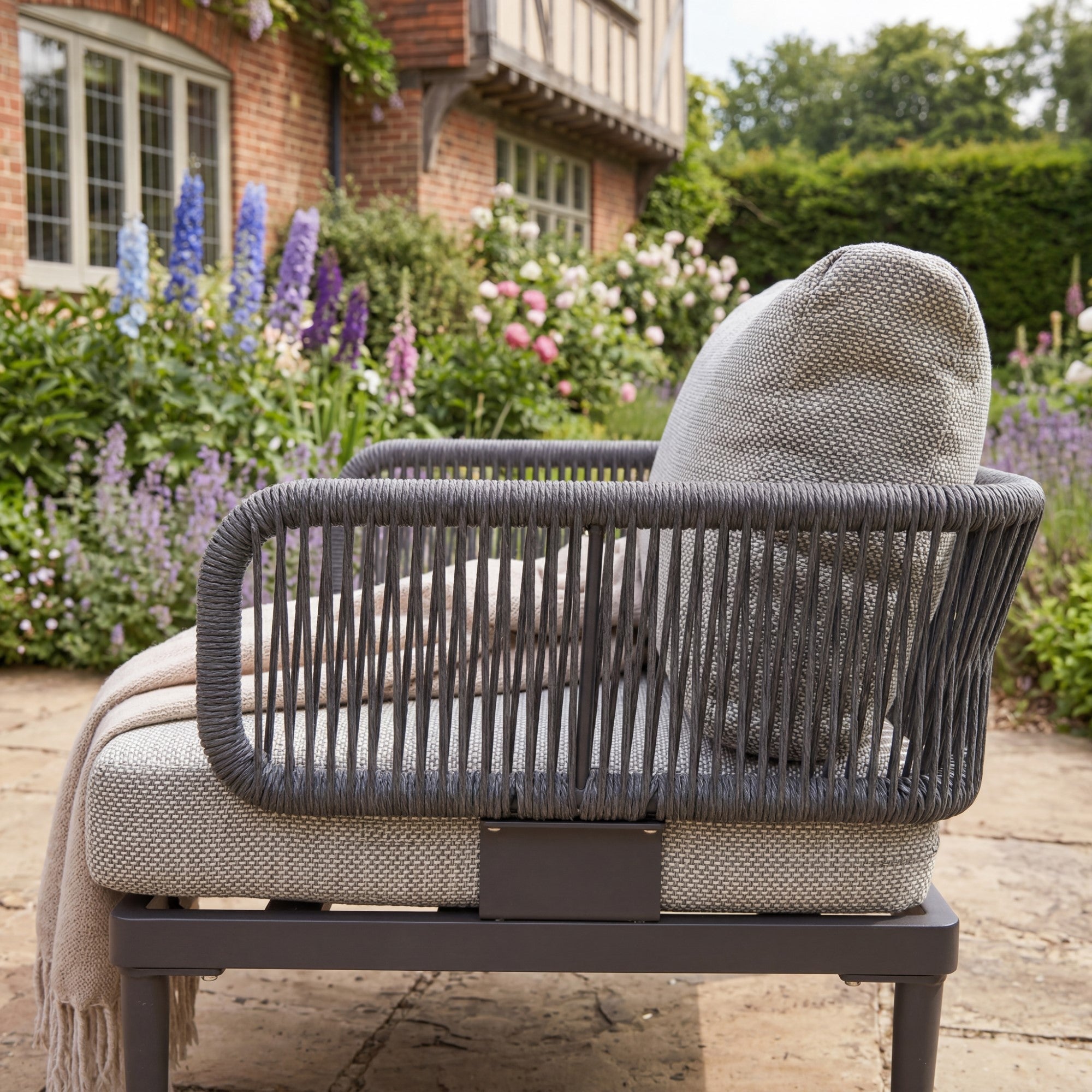 Brimham - Sofa, 2 Chair & Table Set in Grey