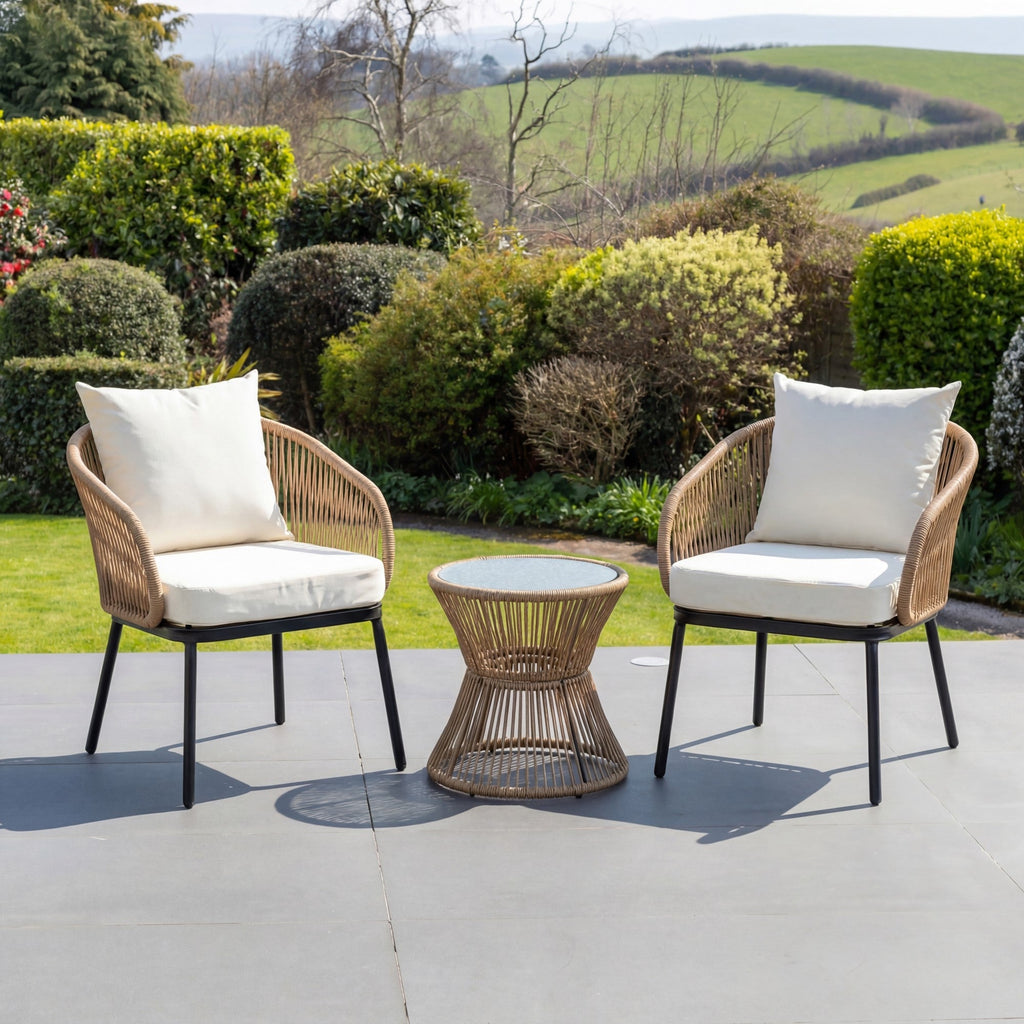 Sissinghurst - 3 Piece Patio Set in Cream on Natural